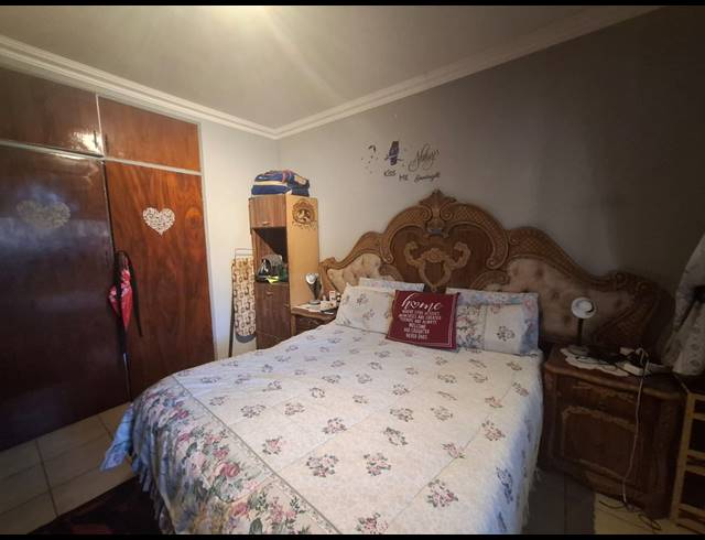 2 BEDROOM FLAT FOR SALE IN VANDERBIJLPARK CW 3